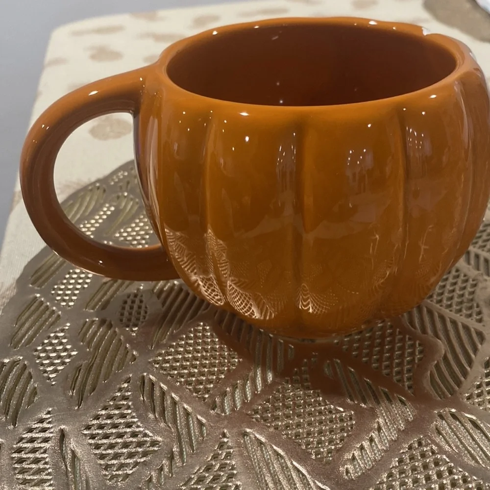 Target Bullseye Playground Halloween 2023 Pumpkin Mug NEW (imperfect) READ